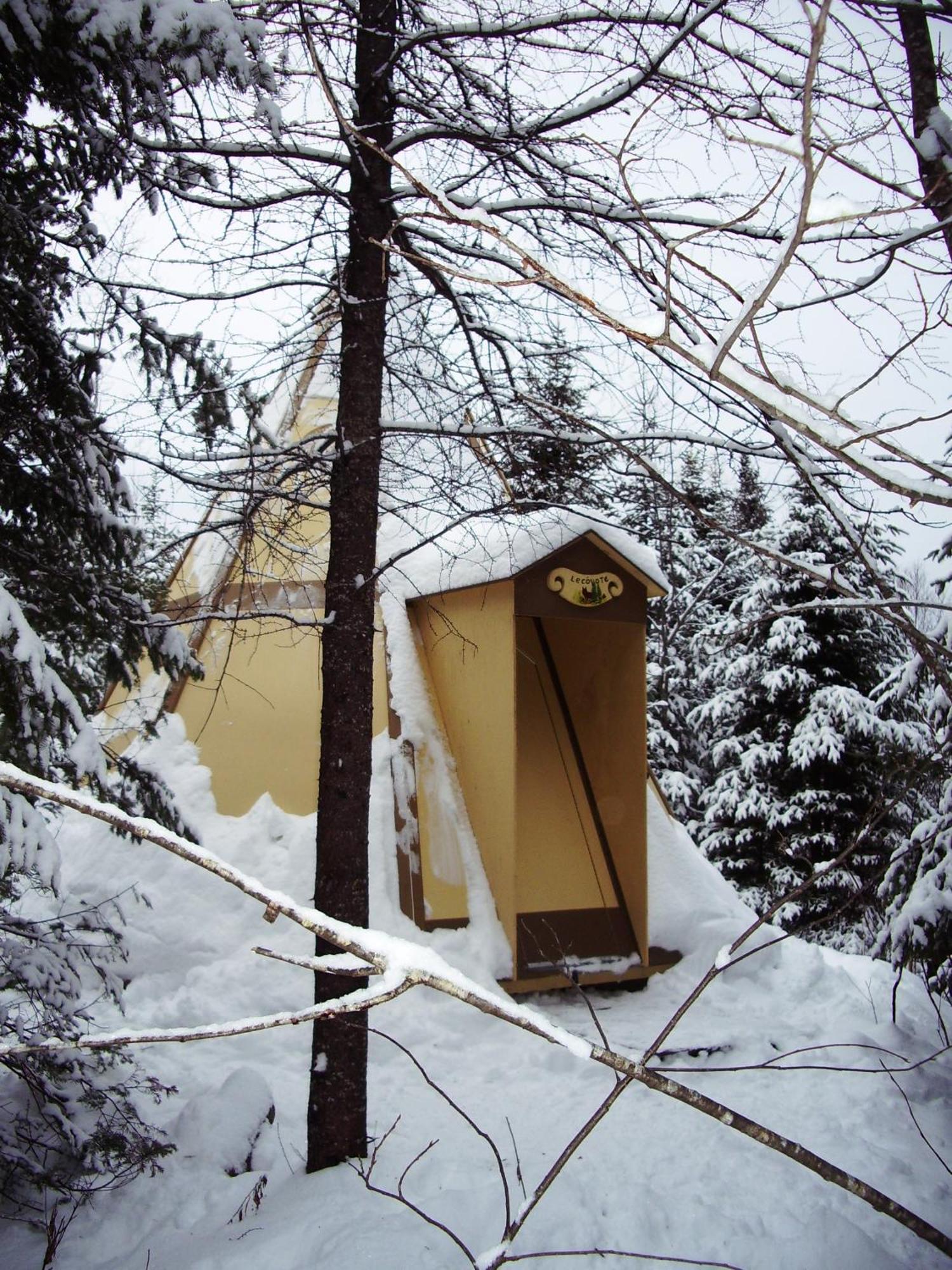 Вілла Aux Tipis De La Riviere Sauvage Saint Romain Екстер'єр фото