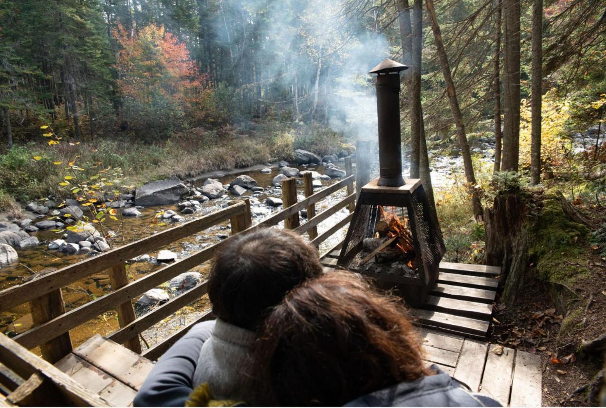 Вілла Aux Tipis De La Riviere Sauvage Saint Romain Екстер'єр фото