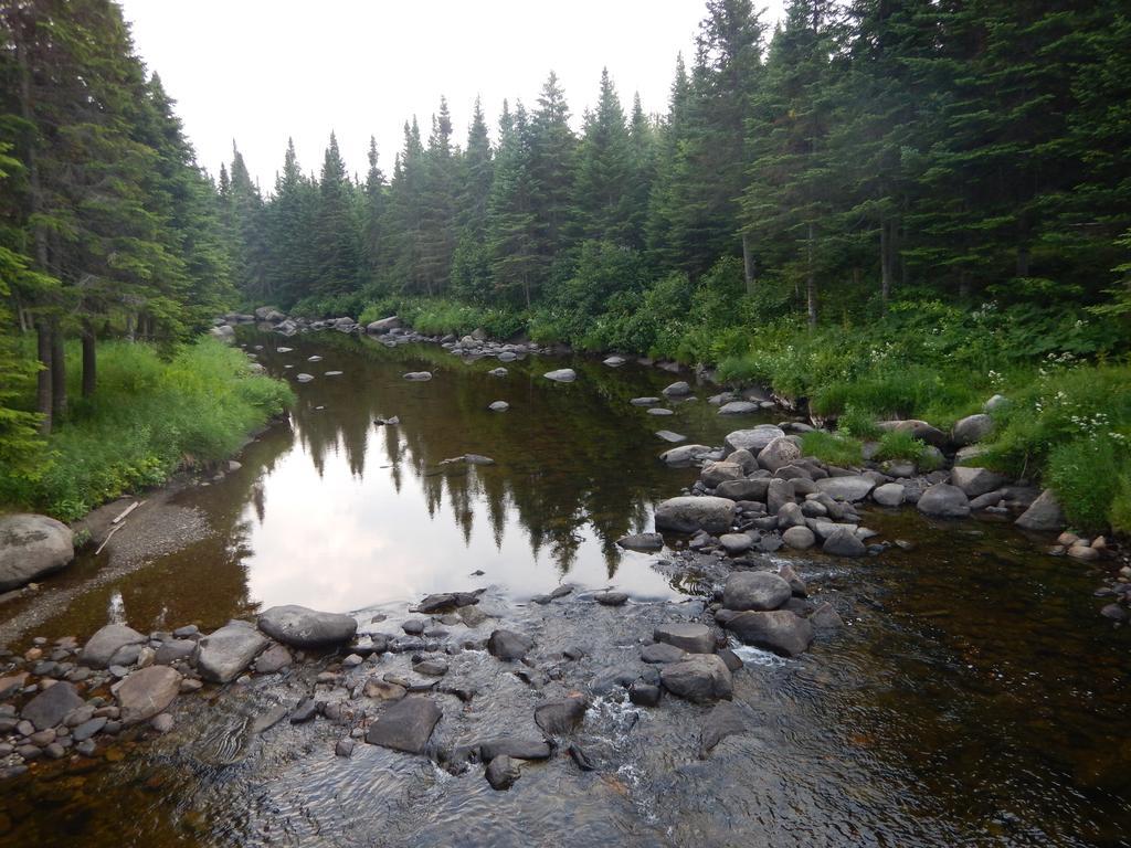 Вілла Aux Tipis De La Riviere Sauvage Saint Romain Екстер'єр фото