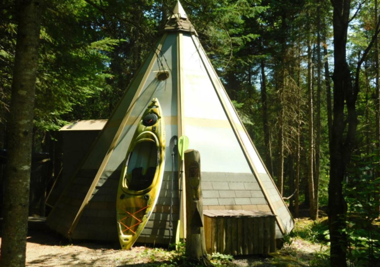 Вілла Aux Tipis De La Riviere Sauvage Saint Romain Екстер'єр фото